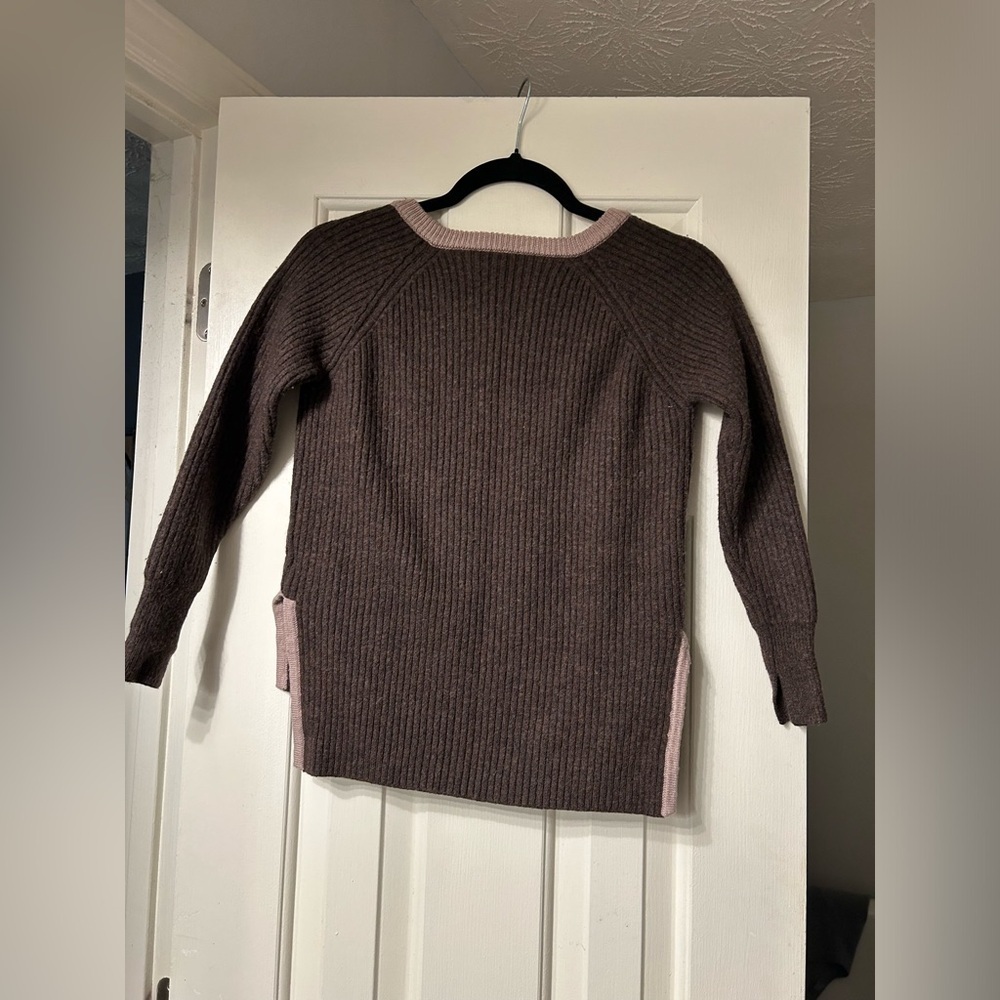 TART 100% Wool V Neck Sweater Women’s Size Medium - Picture 5 of 6